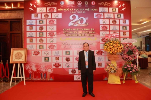 Mega-Celebration-of-Two-Decades-of-Vietnam-Book-of-Records-29