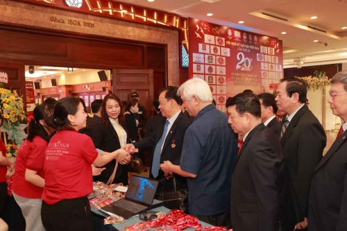 Mega-Celebration-of-Two-Decades-of-Vietnam-Book-of-Records-36