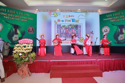 Mega-Celebration-of-Two-Decades-of-Vietnam-Book-of-Records-52