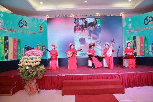 Mega-Celebration-of-Two-Decades-of-Vietnam-Book-of-Records-53