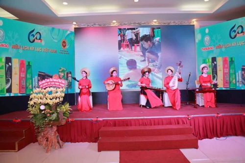 Mega-Celebration-of-Two-Decades-of-Vietnam-Book-of-Records-54