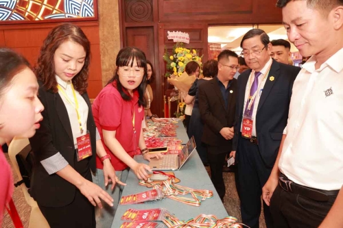 Mega-Celebration-of-Two-Decades-of-Vietnam-Book-of-Records-63