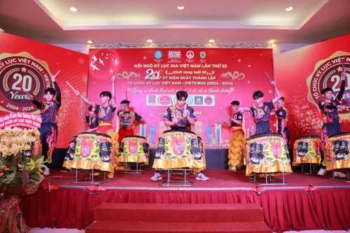 Mega-Celebration-of-Two-Decades-of-Vietnam-Book-of-Records-71